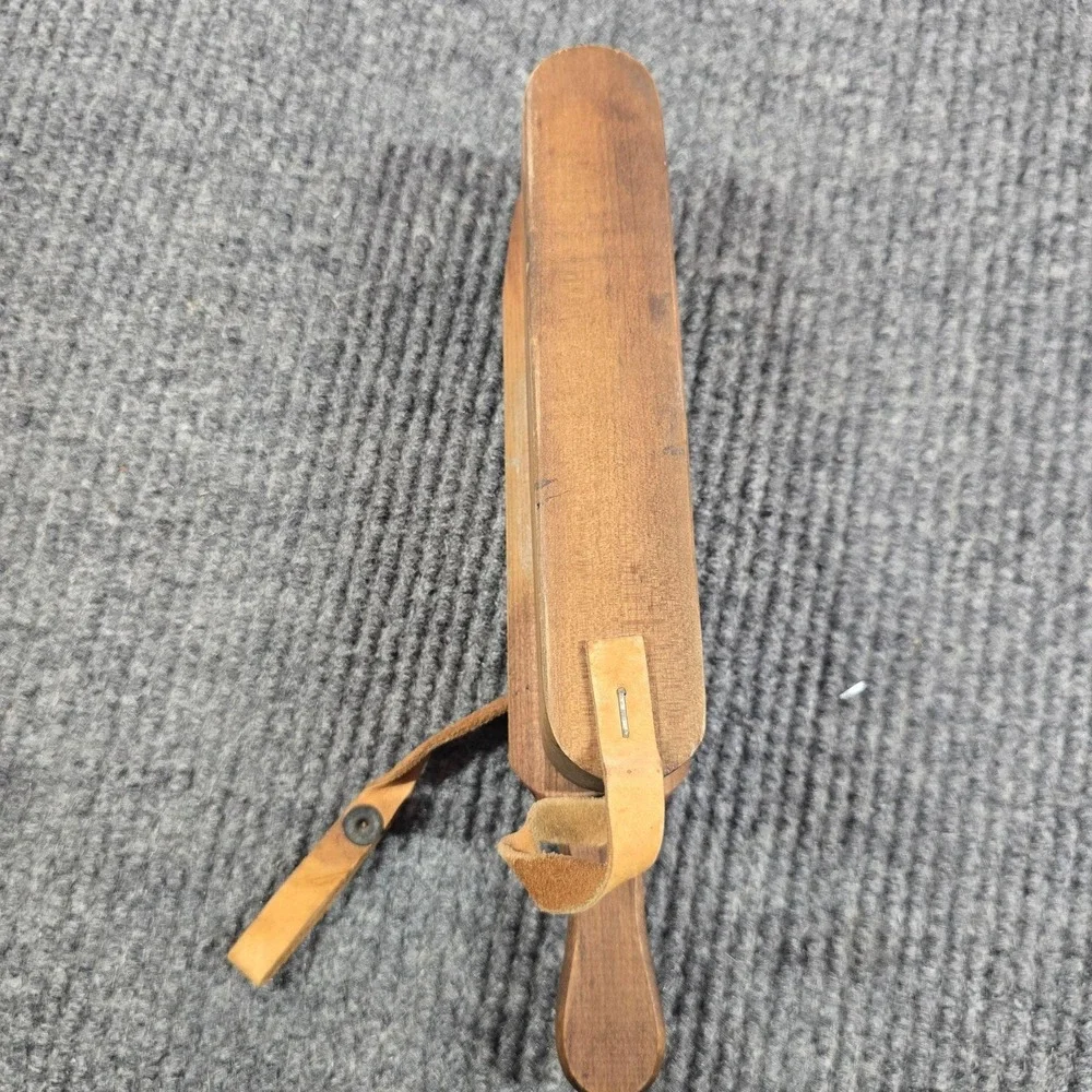 Vintage Roger Latham True Tone Turkey Box Call Walnut Wood Leather Strap Hunting